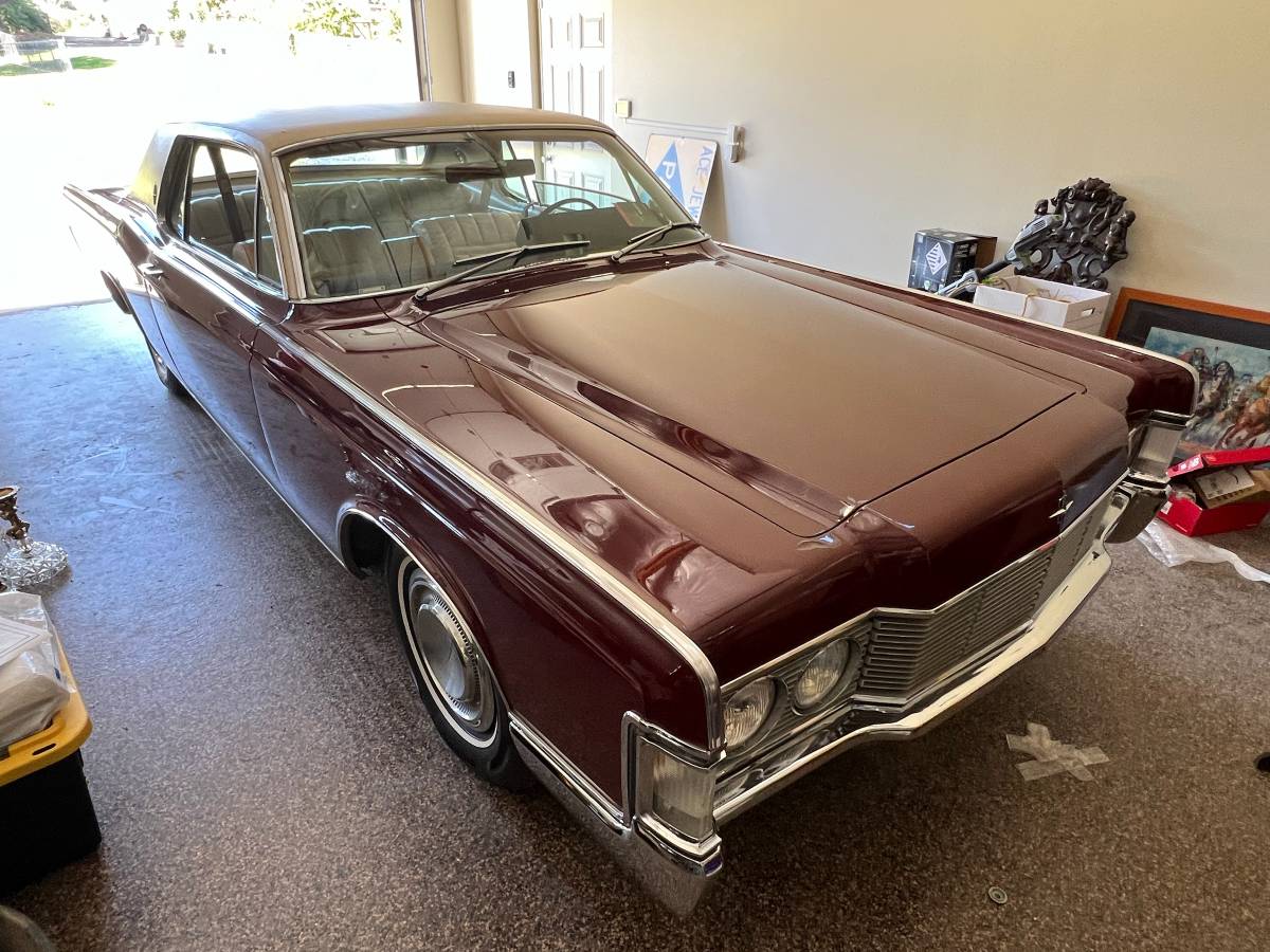 Lincoln-Continental-1968-red