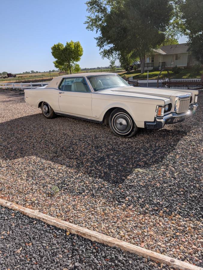 Lincoln-Continental-mark-iii-1971-white