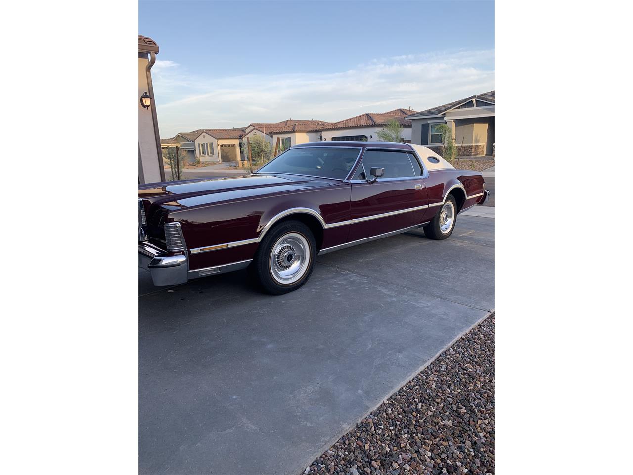Lincoln-Continental-mark-iv-1976-Burgundy-White