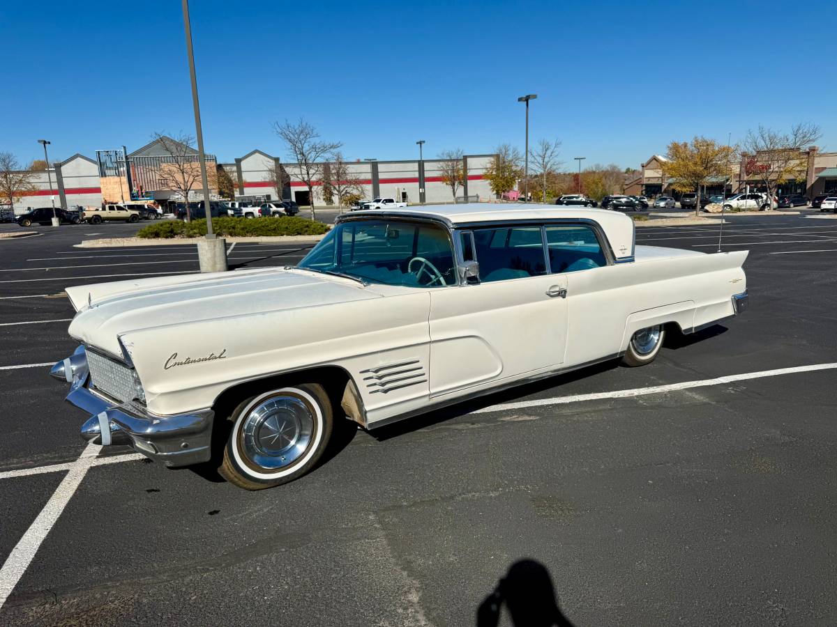 Lincoln-Continental-mark-v-1960-white