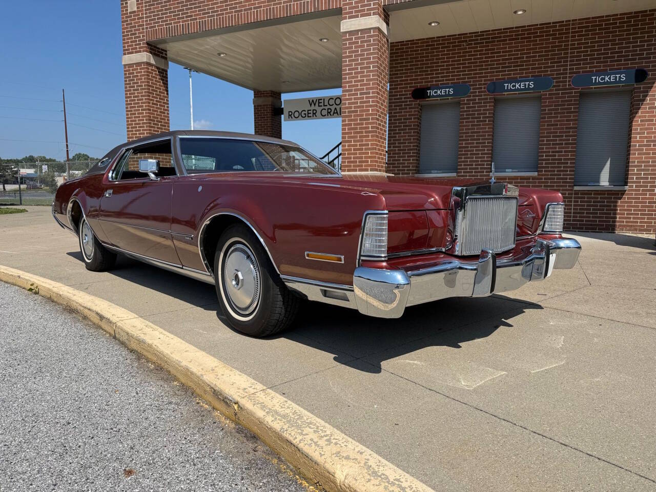 Lincoln-Continental-mk-iv-1973-Dark-Copper-Moondust-Dark-Tobacco-Leather