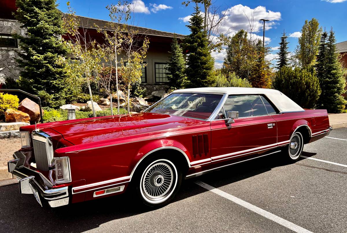 Lincoln-Continental-mk-v-1978-Red