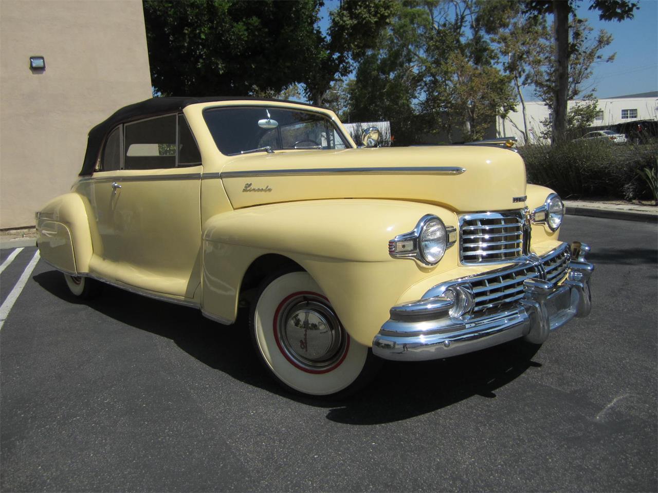 Lincoln-Convertible-1948-Pace-Car-Yellow-Burgandy