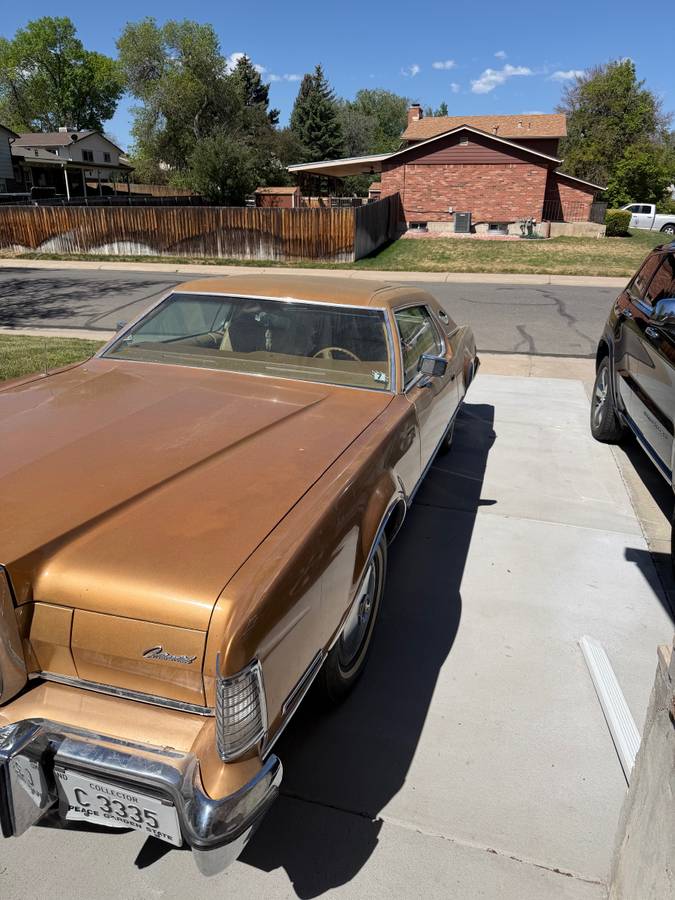 Lincoln-Mark-four-1974-Brown