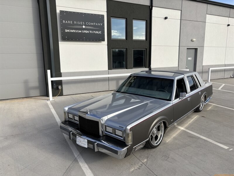 Lincoln Town Car 1988