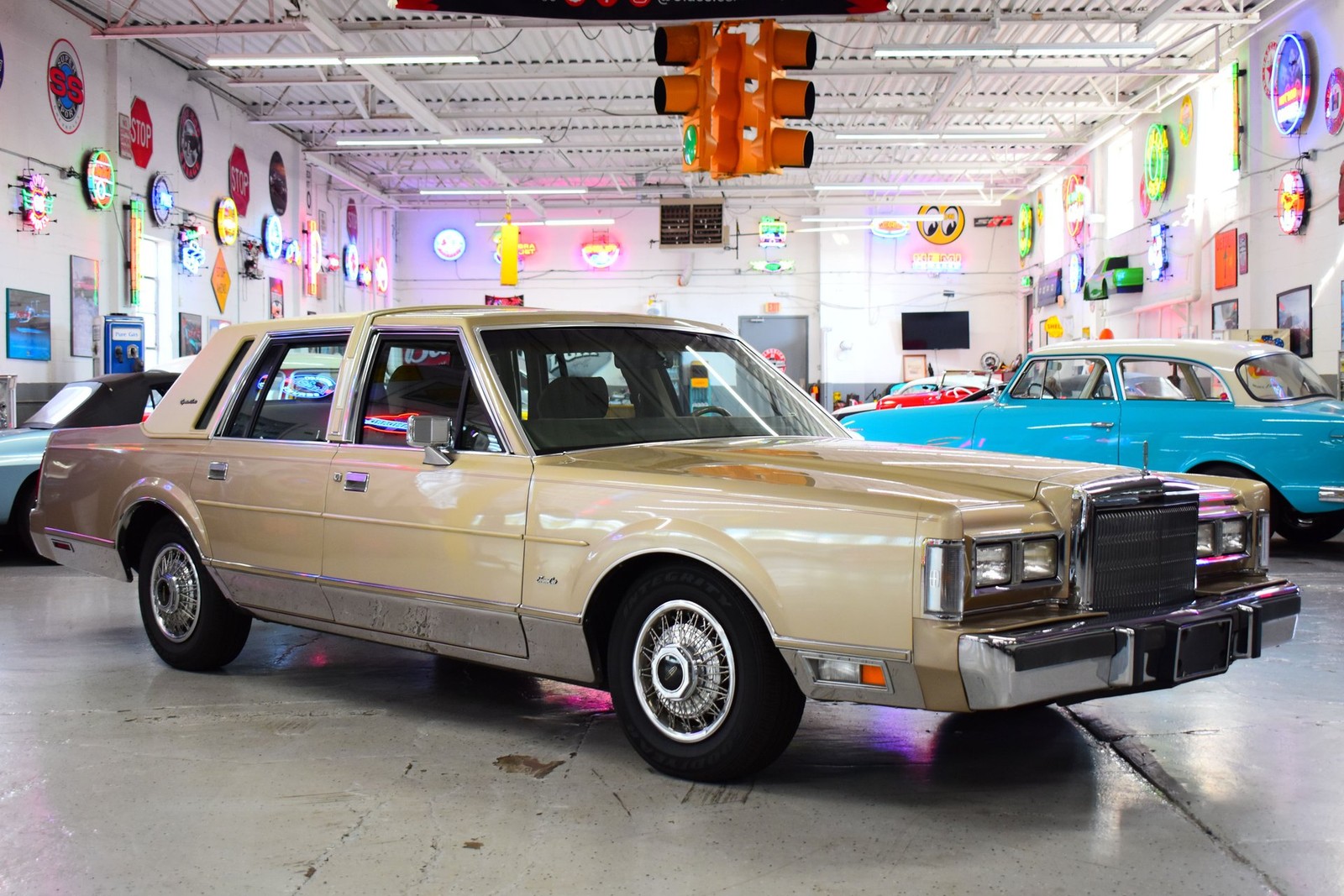 Lincoln Town Car 1988