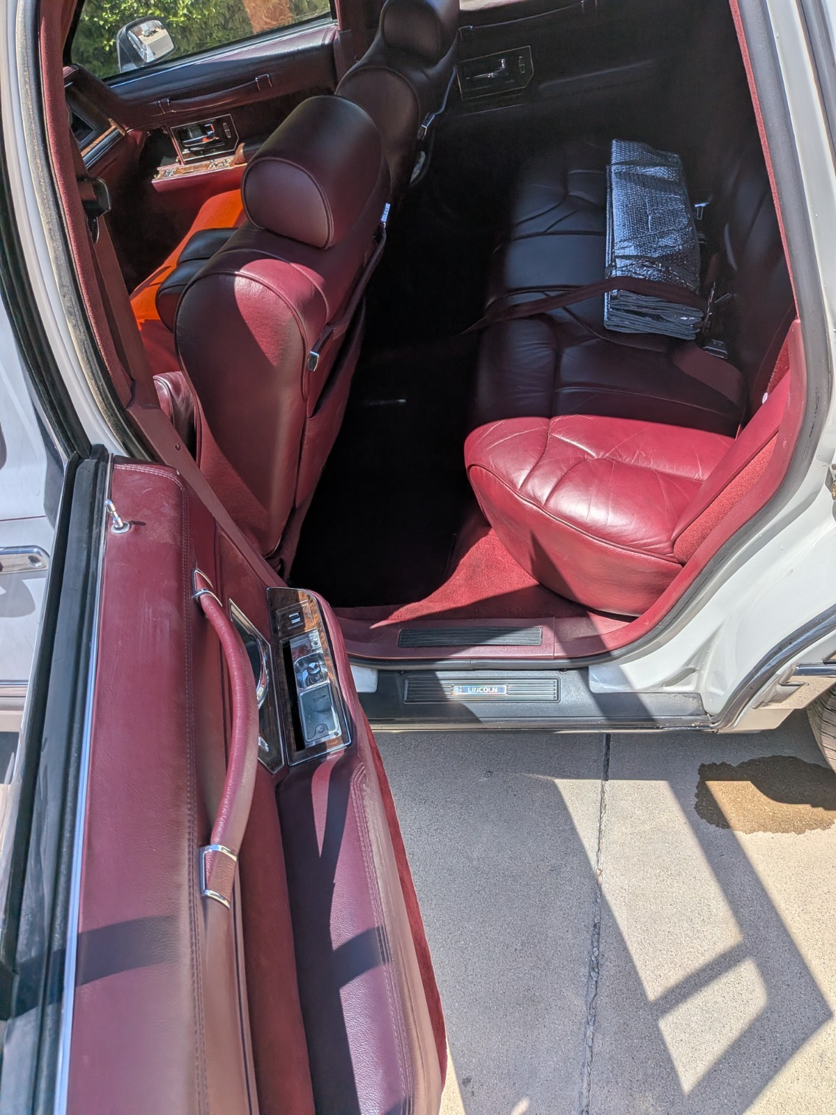 Lincoln-Town-Car-1990-Sedan-Burgundy