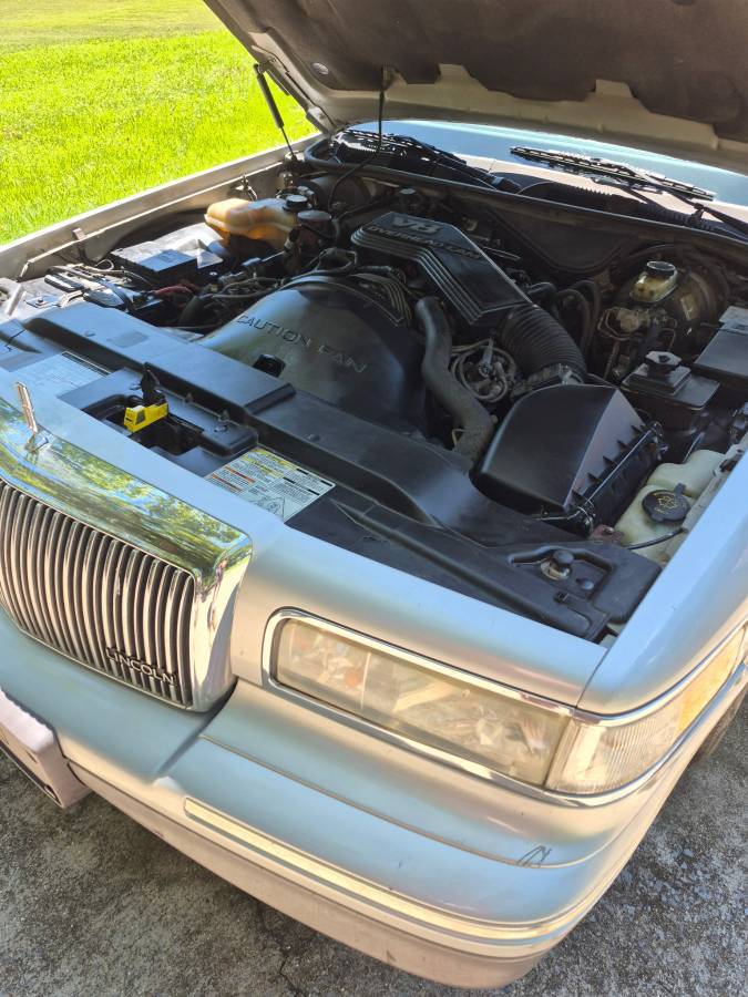 Lincoln-Town-car-1995-silver