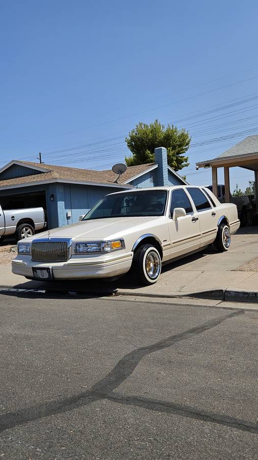 Lincoln-Town-car-cartier-1995