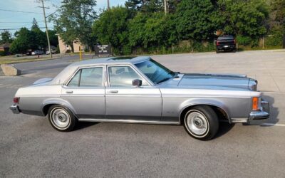 Lincoln Versailles 1977