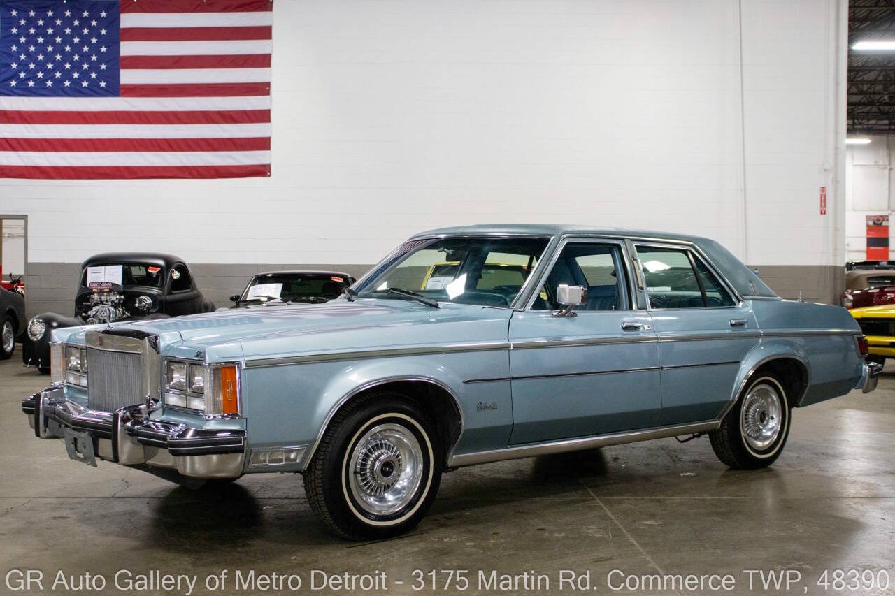 Lincoln-Versailles-1978-Diamond-Blue-Metallic-Wedgewood-Blue
