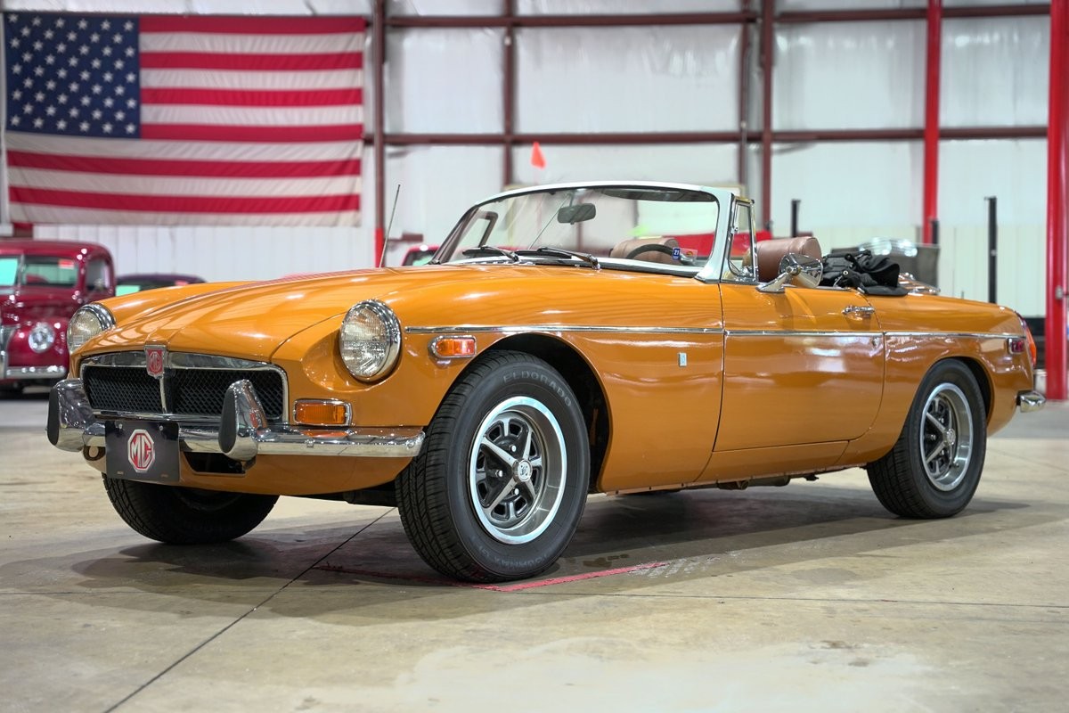 MG-B-1974-Convertible-Tan