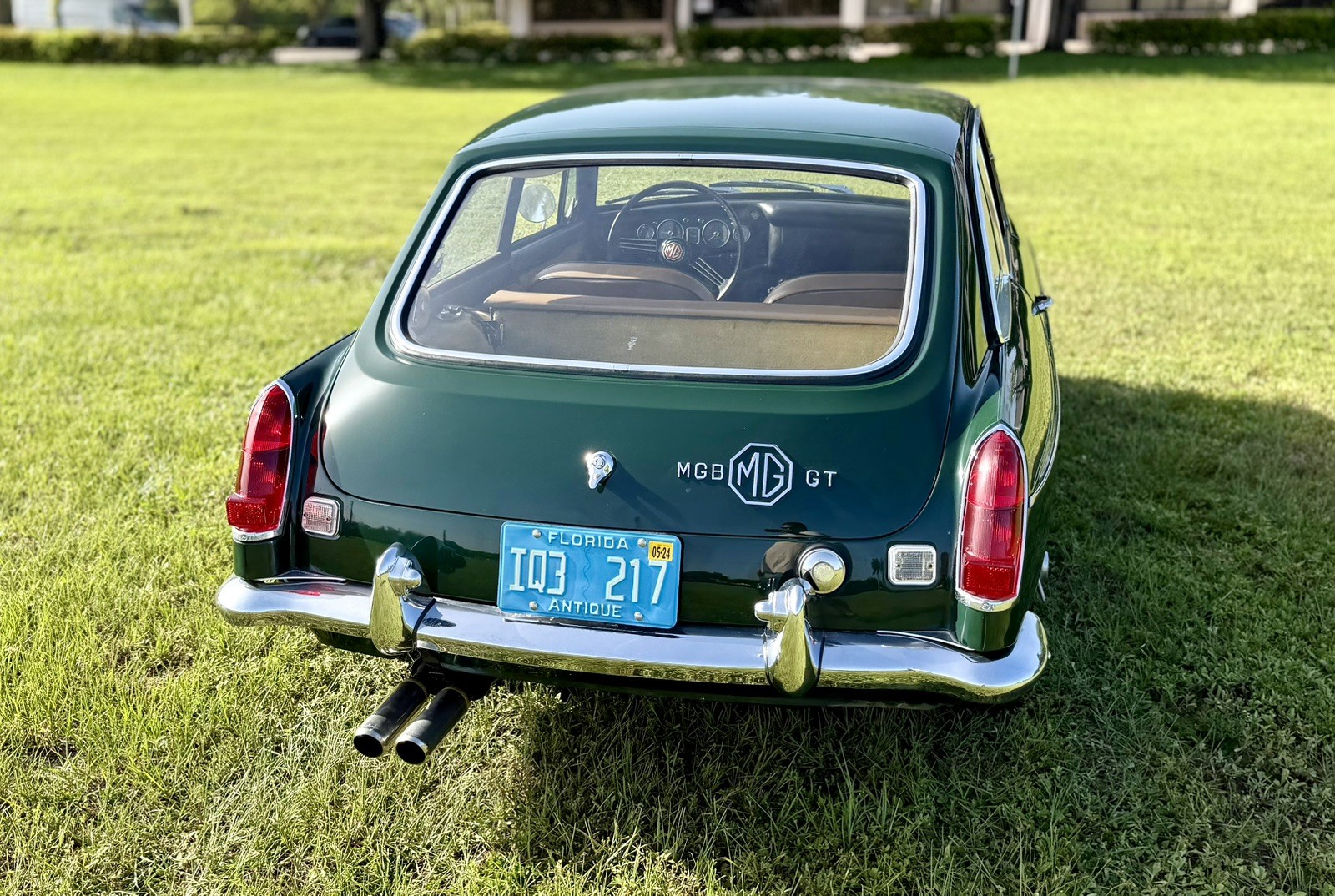 MG-MGB-1968-Coupe-Tan