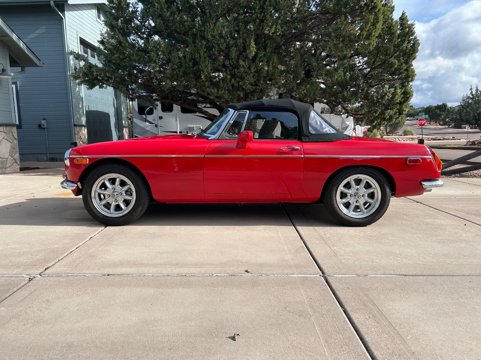 MG-MGB-1972-Convertible-Black