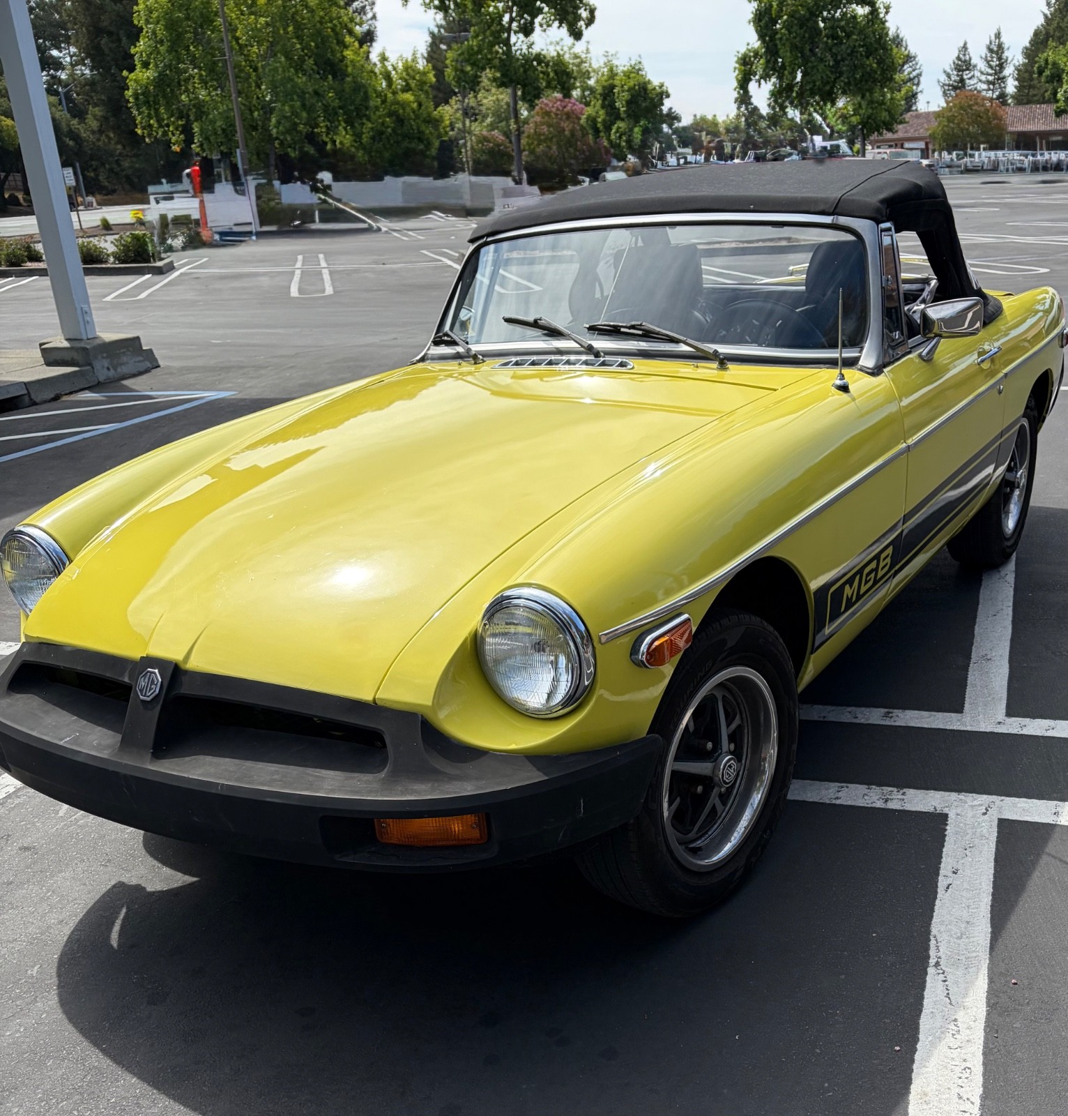 MG-MGB-1977-Convertible-Black