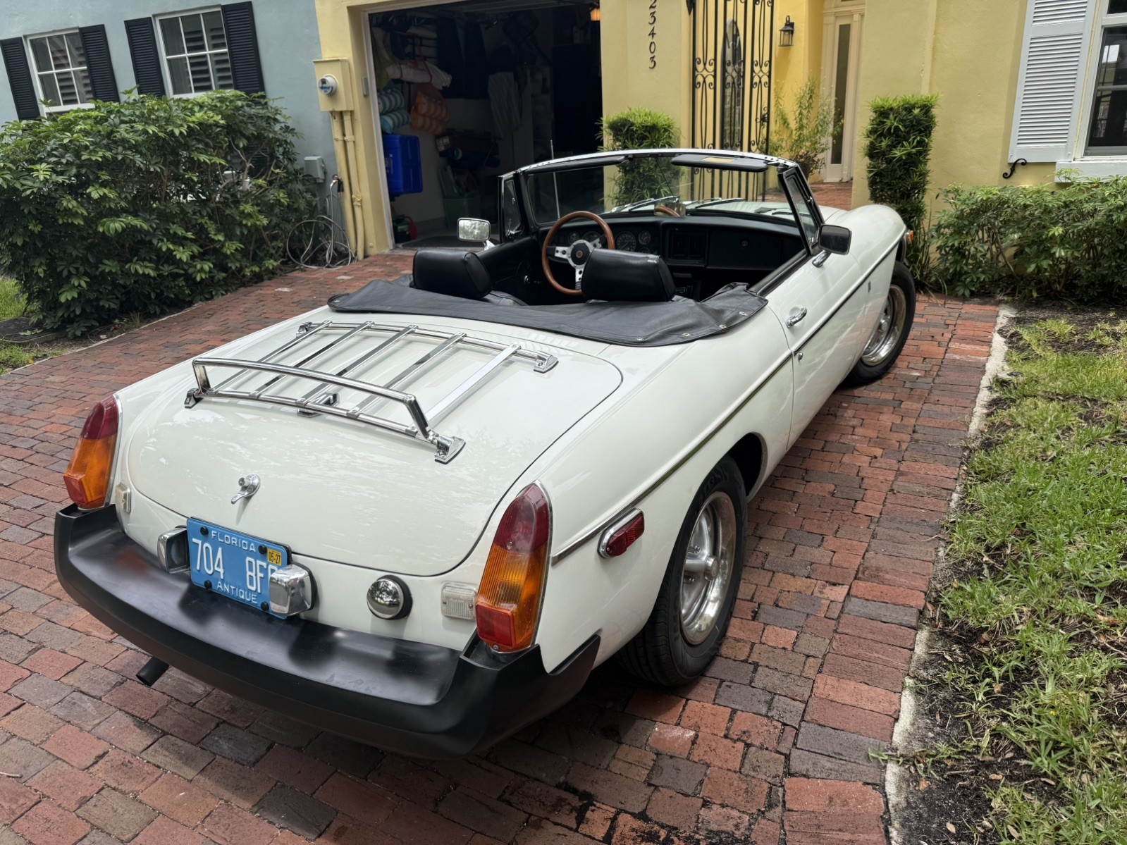 MG-MGB-1977-Convertible-Black