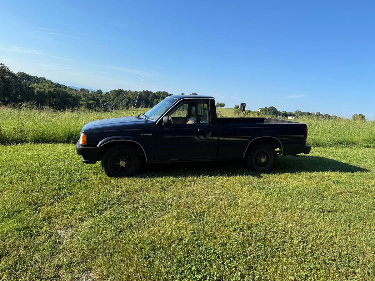 Mazda-B2200-1990-blue Mazda-B2200-1990-blue