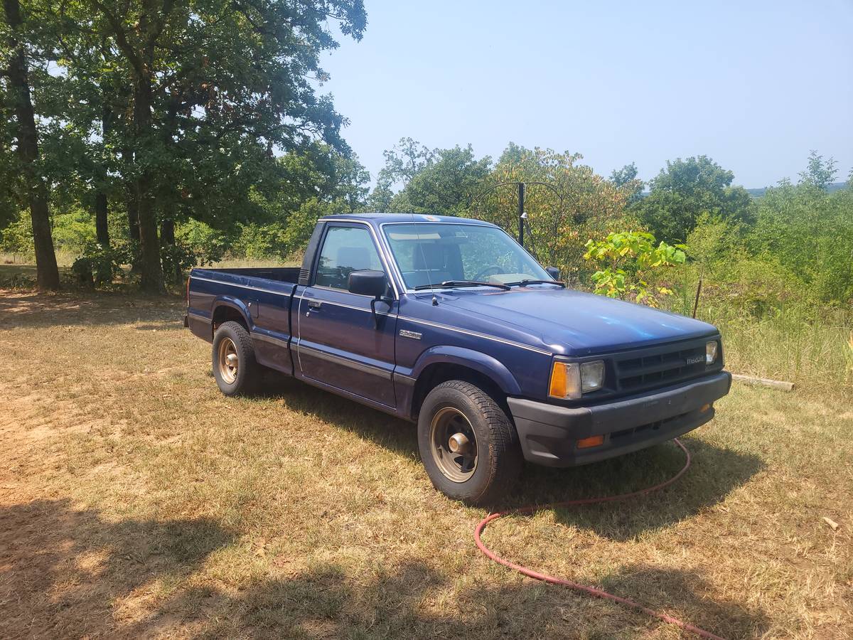 Mazda-B2200-1991-blue