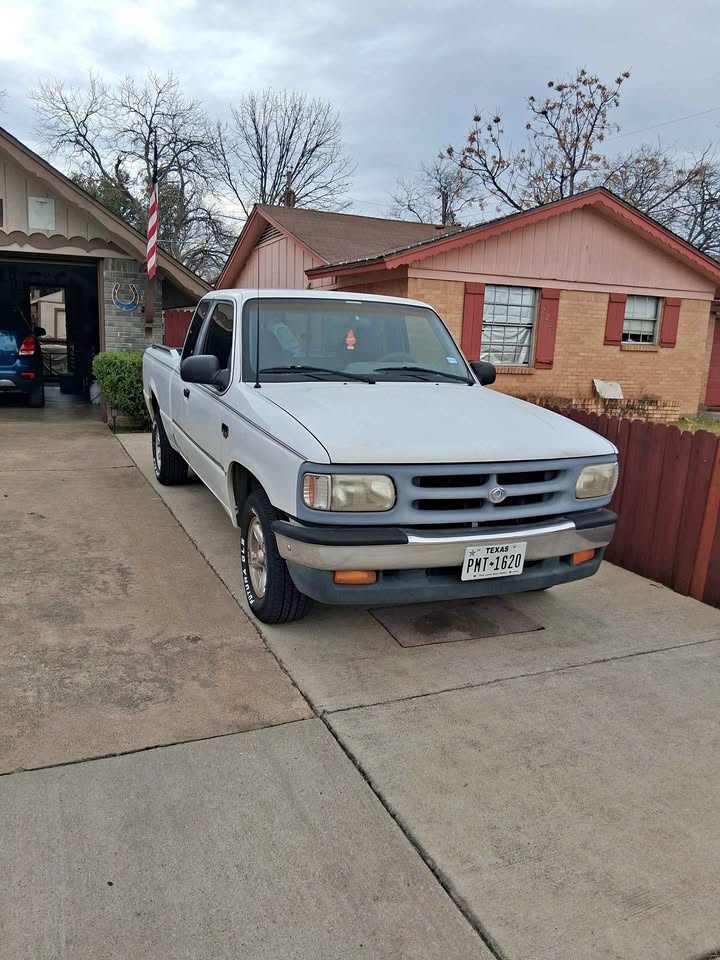 Mazda-Mazda-b-series-cab-plus-1994
