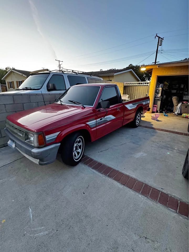 Mazda-Mazda-b-series-regular-cab-1986