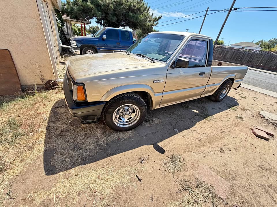 Mazda-Mazda-b-series-regular-cab-1986