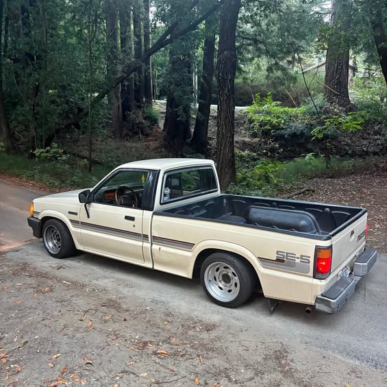 Mazda-Mazda-b-series-regular-cab-1987