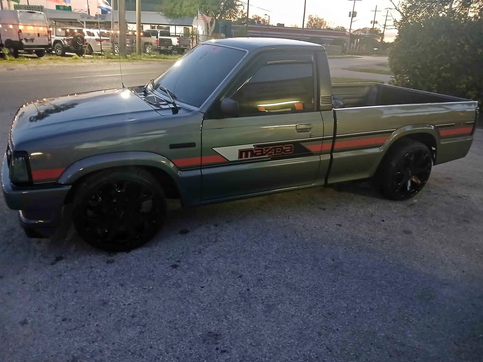 Mazda-Mazda-b-series-regular-cab-1993