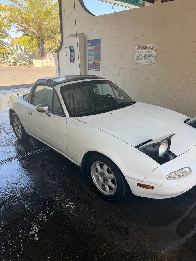Mazda-Miata-mx5-1990-white