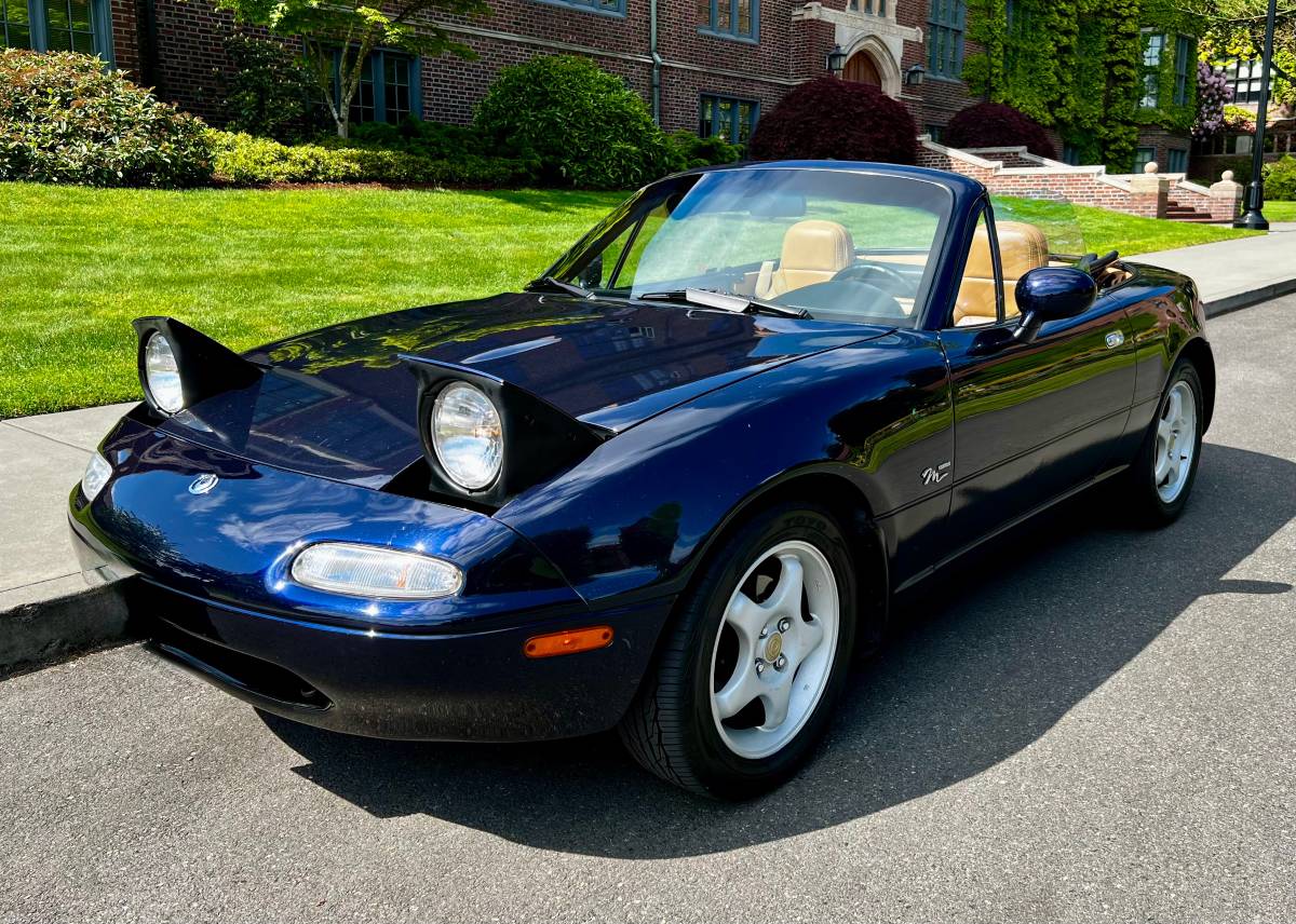 Mazda-Mx-5-miata-m-edition-1996