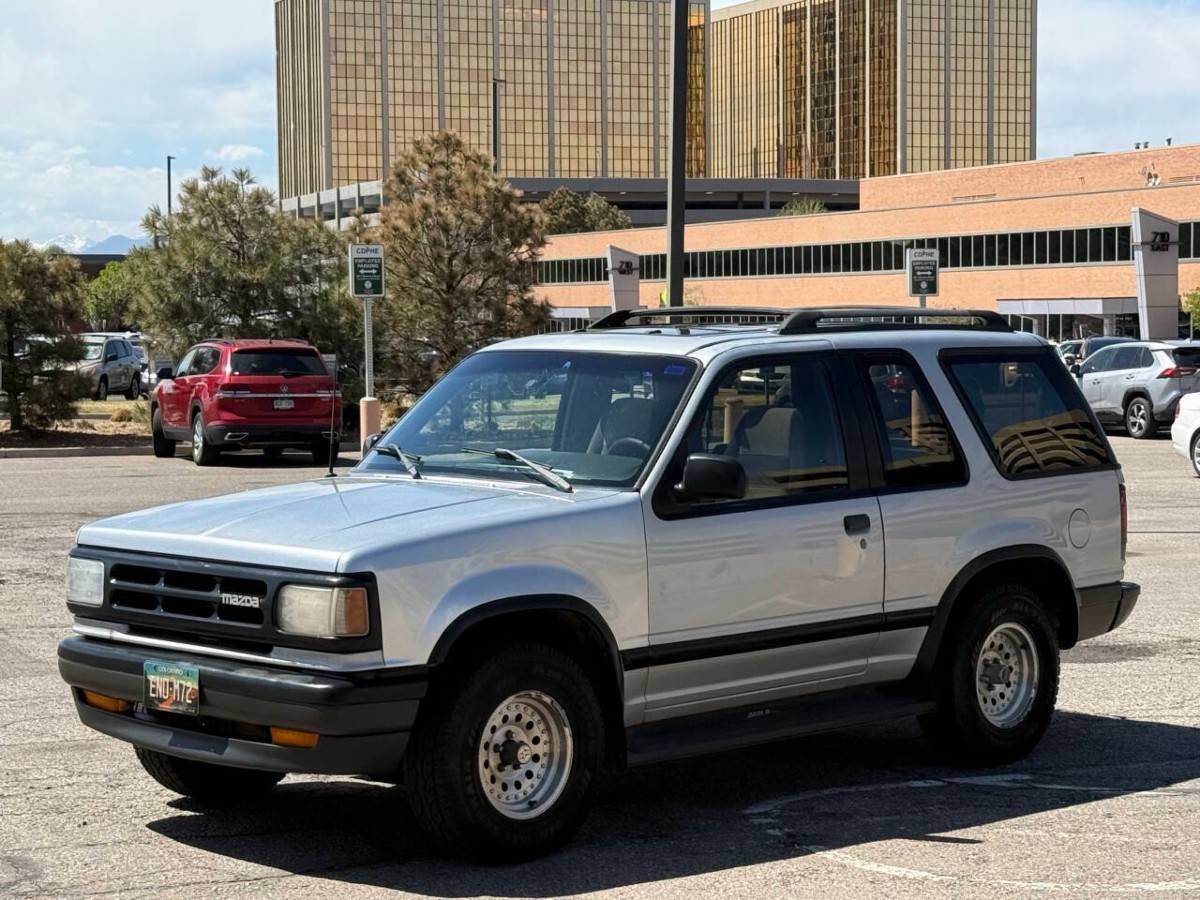 Mazda-Navajo-lx-2dr-suv-1992-silver