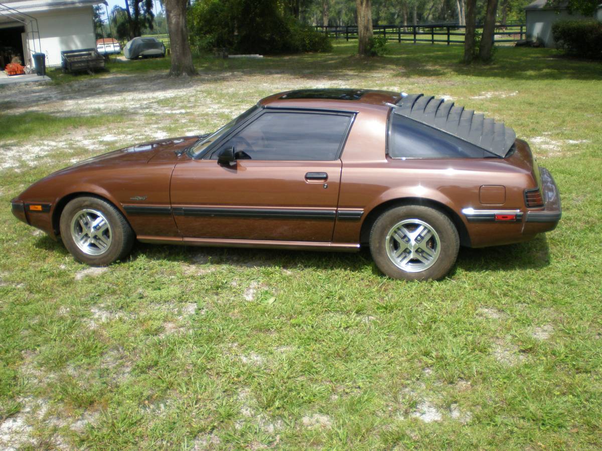 Mazda-Rx-7-1983-brown