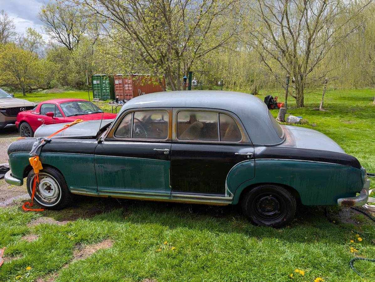 Mercedes-220s-1957-grey