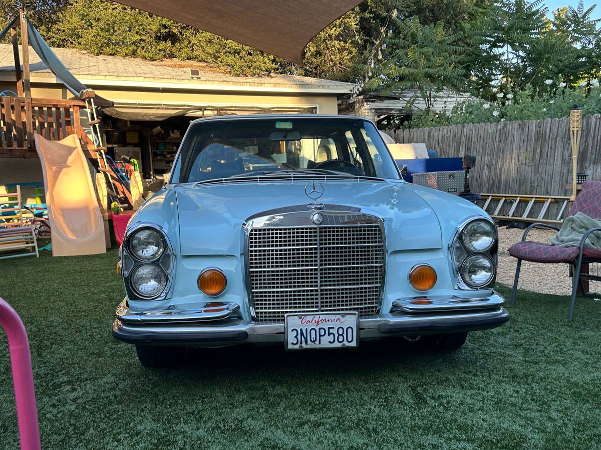 Mercedes-280-se-w-108-1973-blue
