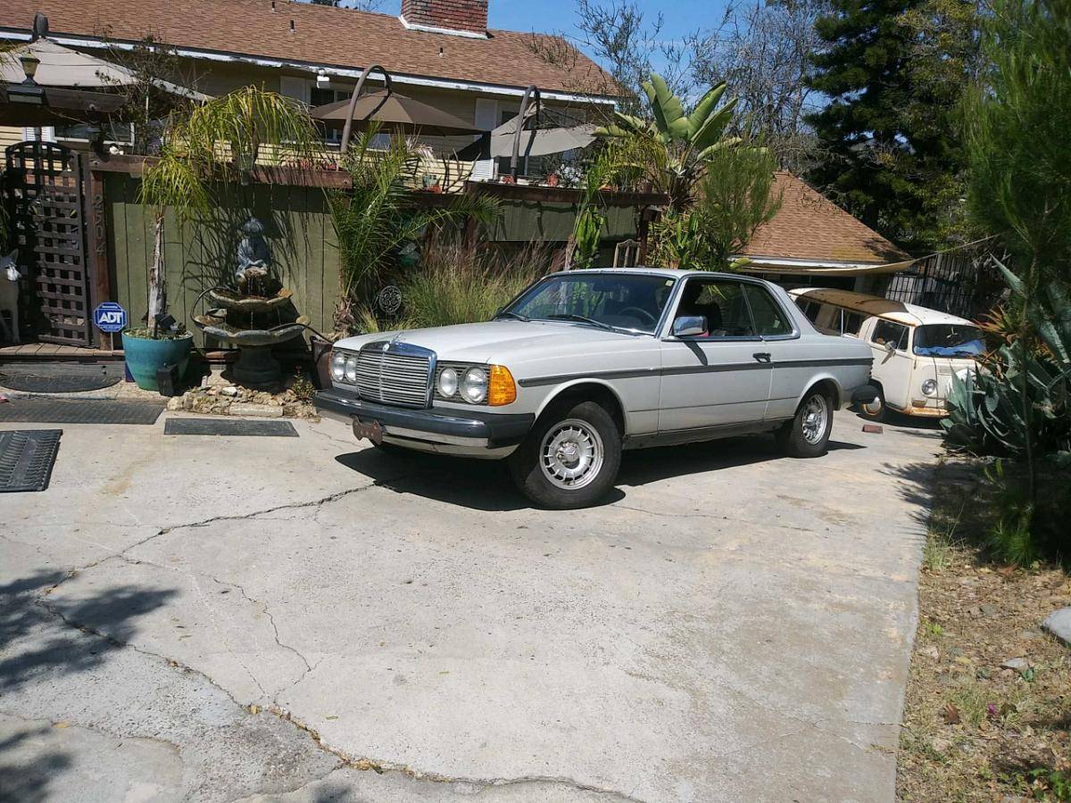 Mercedes-300cd-1978-grey