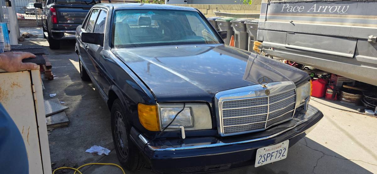 Mercedes-300sel-1990-blue