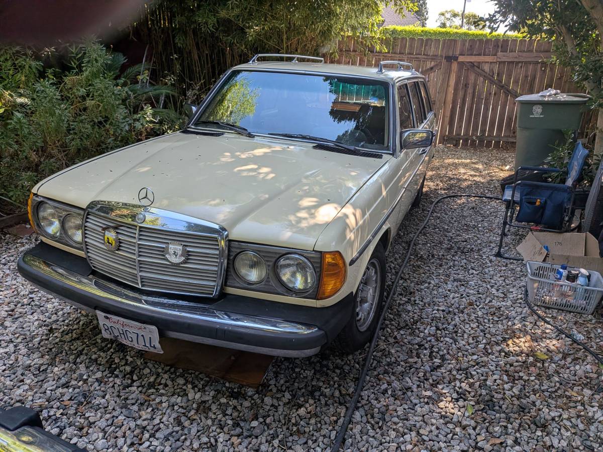 Mercedes-300td-wagon-1980-yellow Mercedes-300td-wagon-1980-yellow