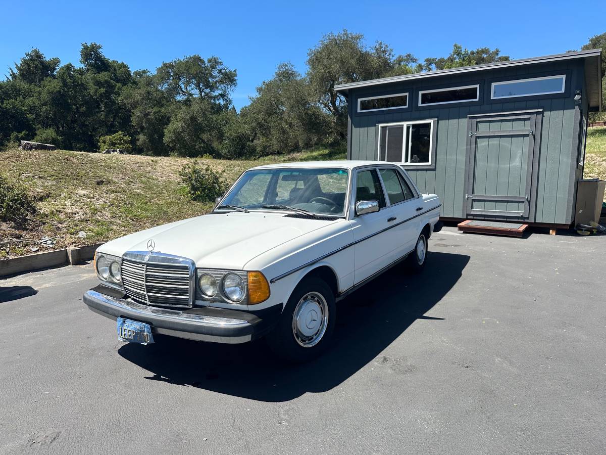 Mercedes-benz-240d-1981-white Mercedes-benz-240d-1981-white