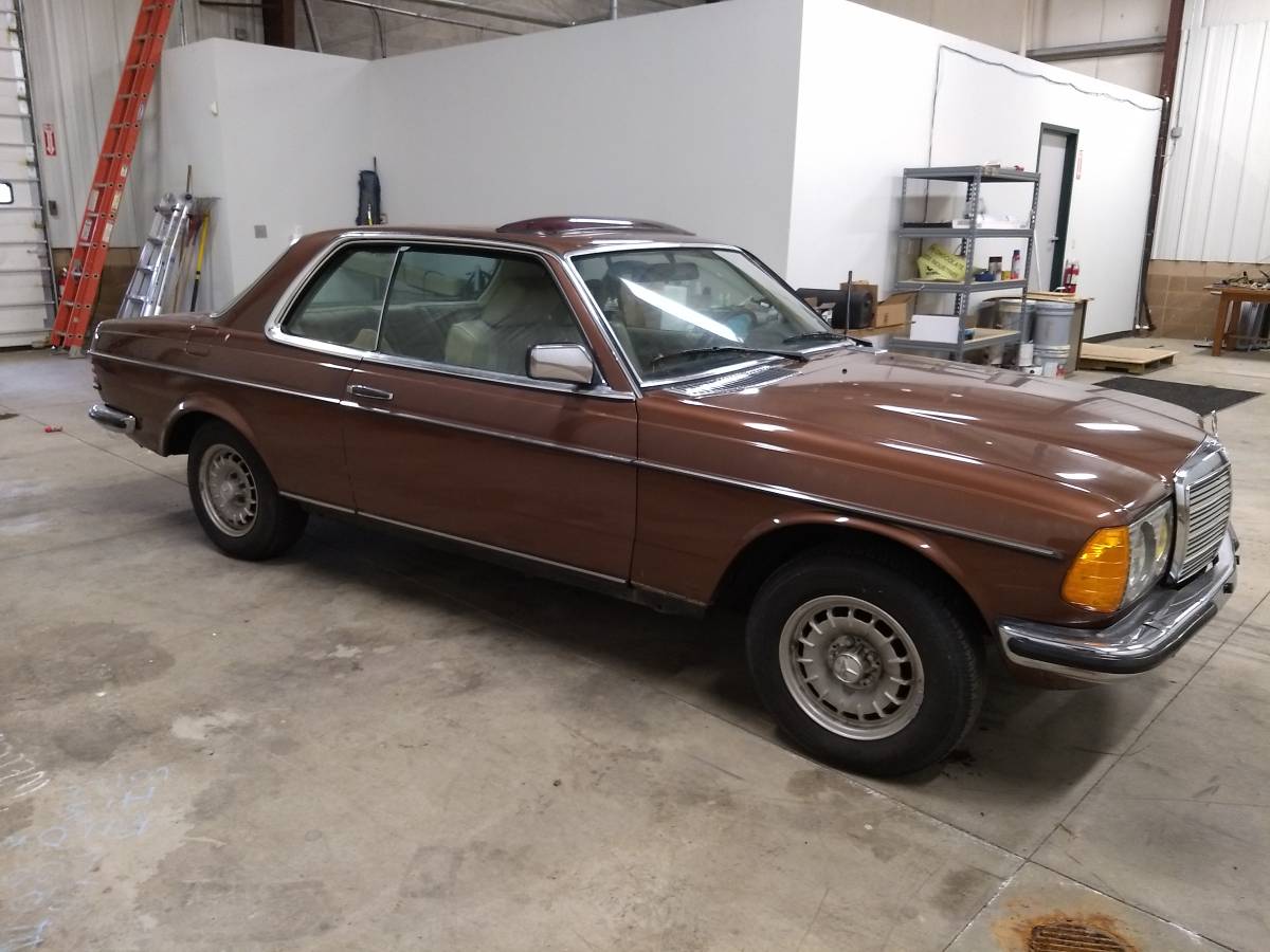Mercedes-benz-280ce-1979-brown