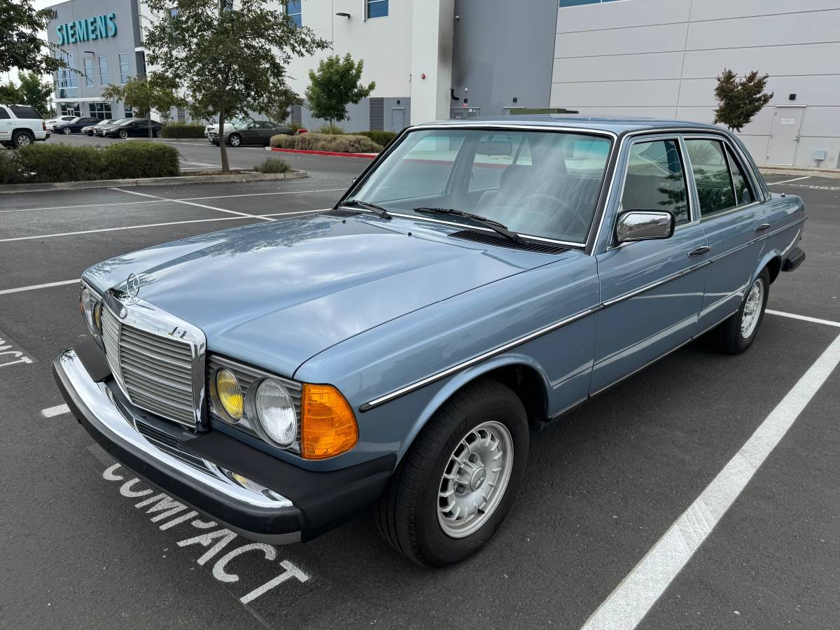 Mercedes-benz-300-1985