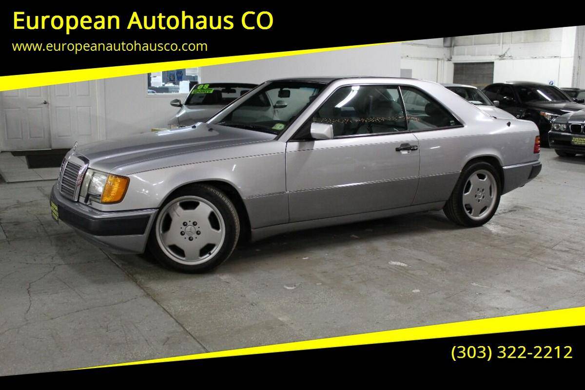 Mercedes-benz-300-1993-black