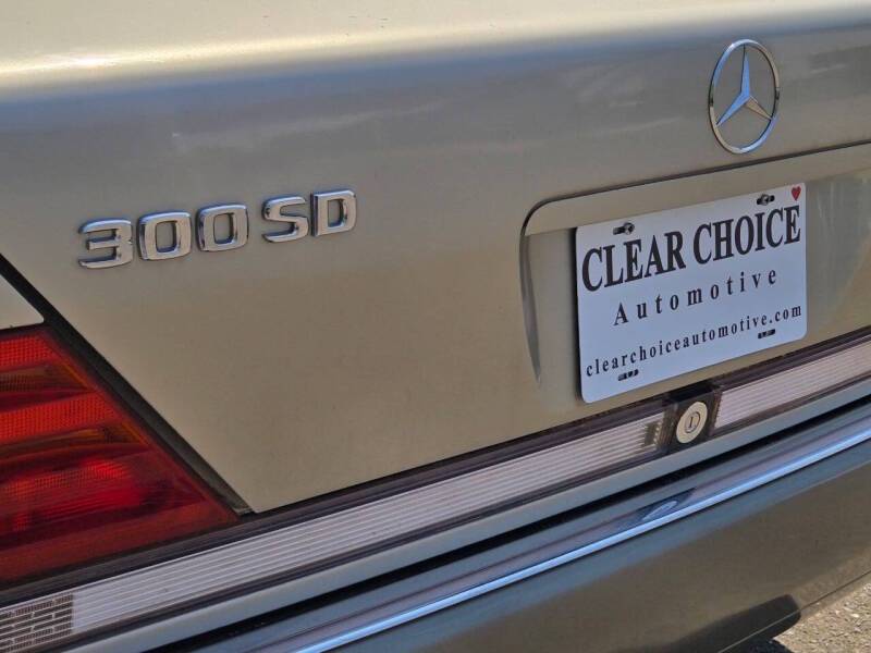 Mercedes-benz-300-class-tdi-rwd-4drs-1993-custom