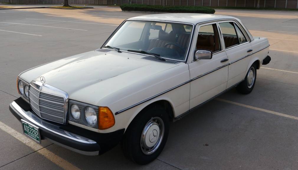 Mercedes-benz-300d-1977