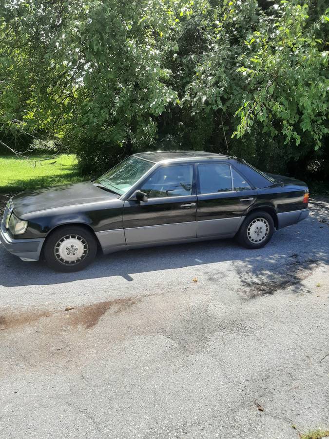 Mercedes-benz-300d-1993