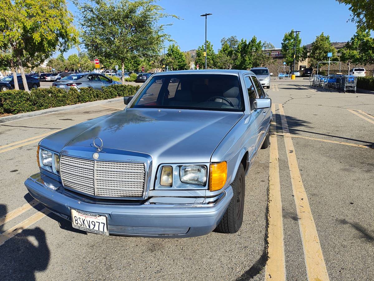 Mercedes-benz-300sd-1985-blue