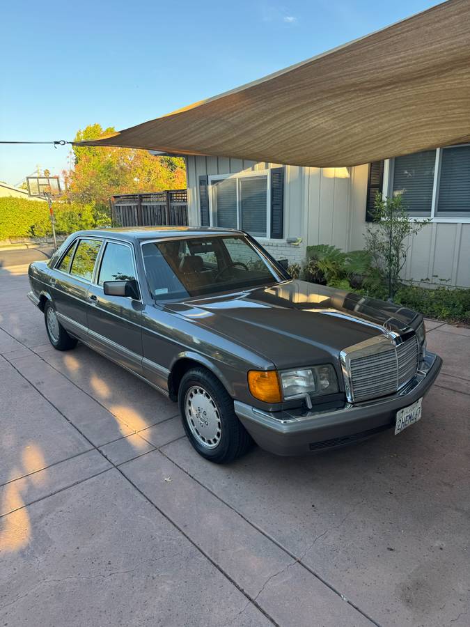 Mercedes-benz-300sel-1988-grey