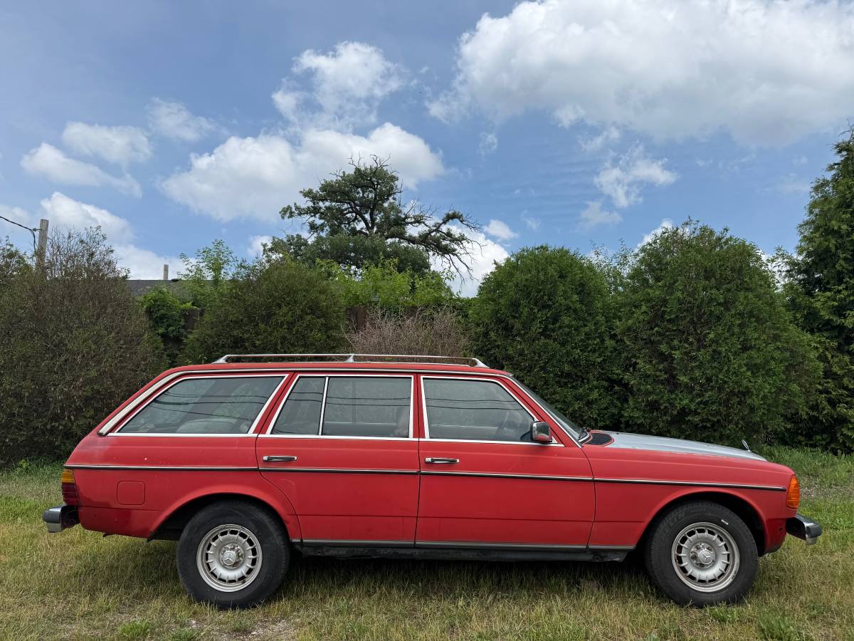 Mercedes-benz-300td-turbo-diesel-wagon-1984-red