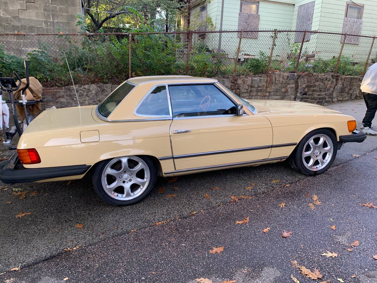 Mercedes-benz-380sl-1982-yellow