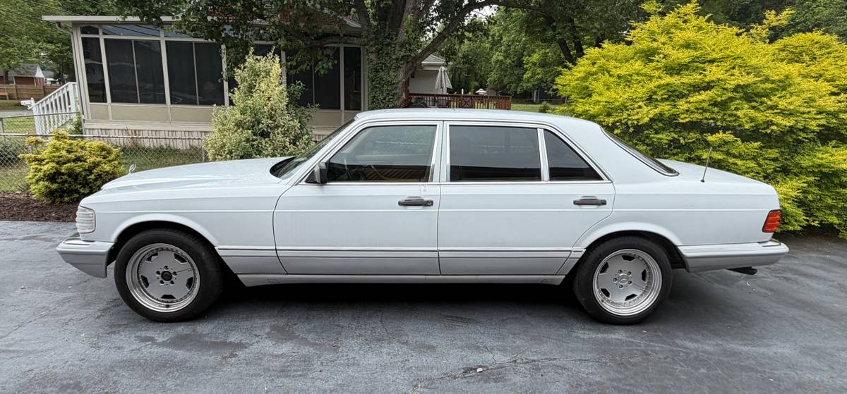 Mercedes-benz-560-1990-white