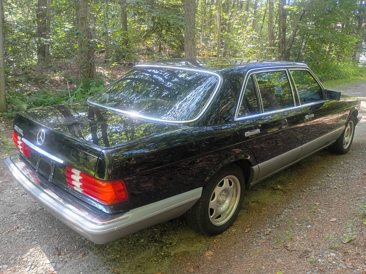 Mercedes-benz-560-sel-1988-black