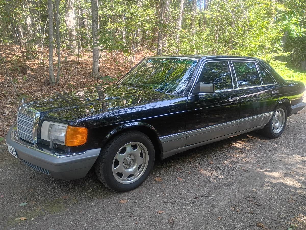 Mercedes-benz-560-sel-1988-black